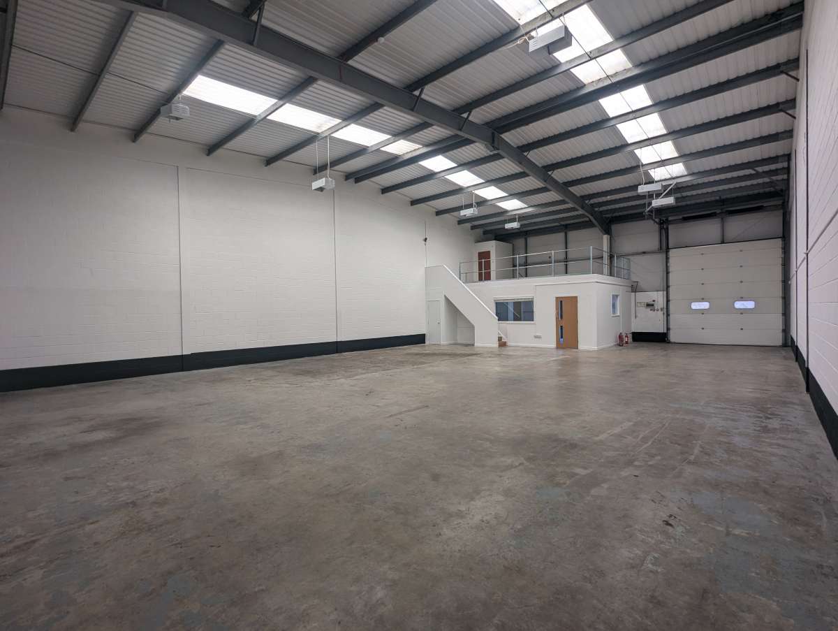 Industrial Unit in Havant - photo 2