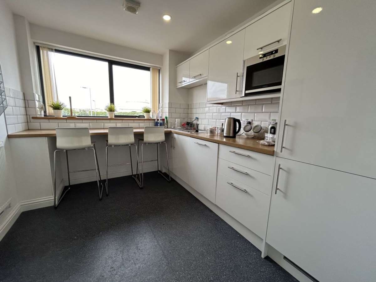 Industrial Unit in Plymouth - photo 3