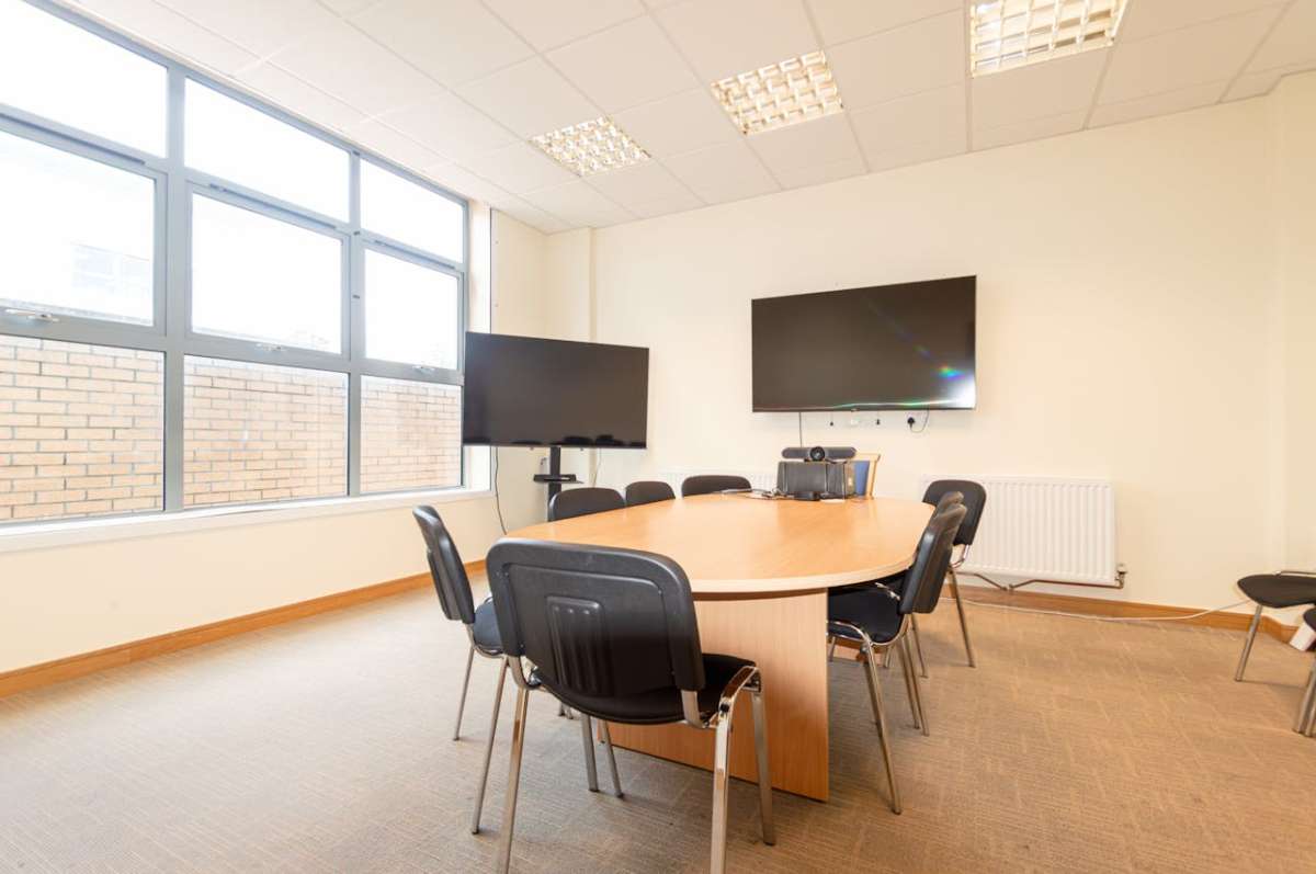 Industrial Unit in Poole - photo 2