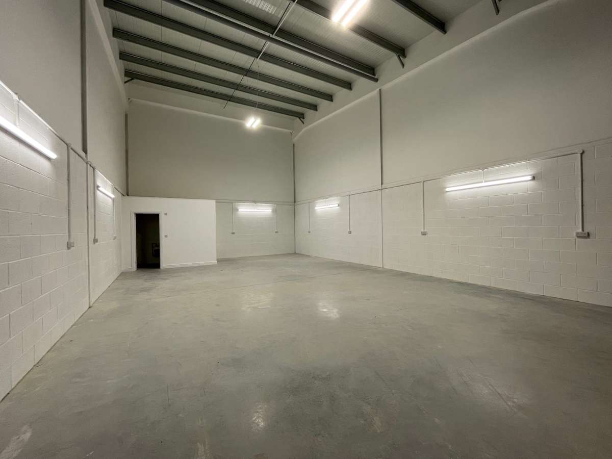 Industrial Unit in Plymouth - photo 2