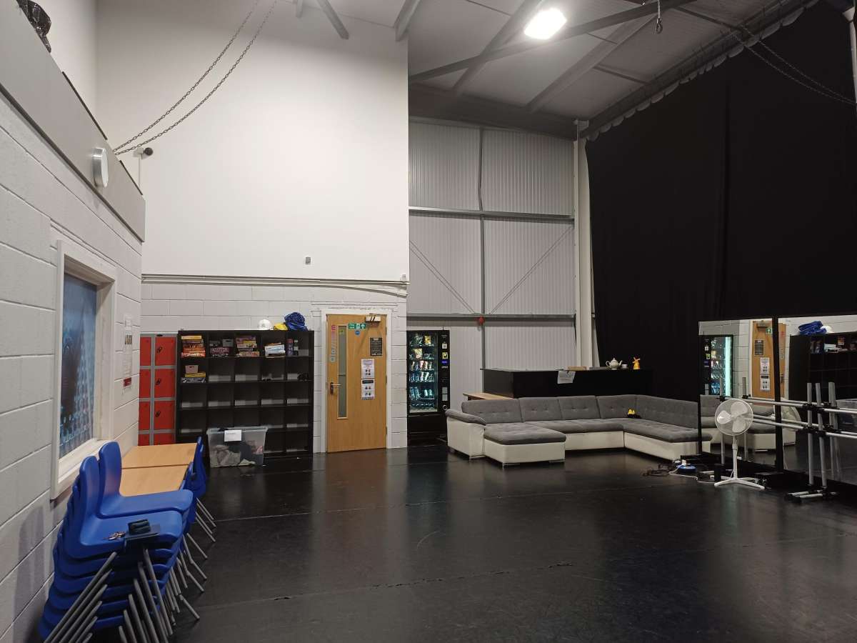 Industrial Unit in Peterborough - photo 3