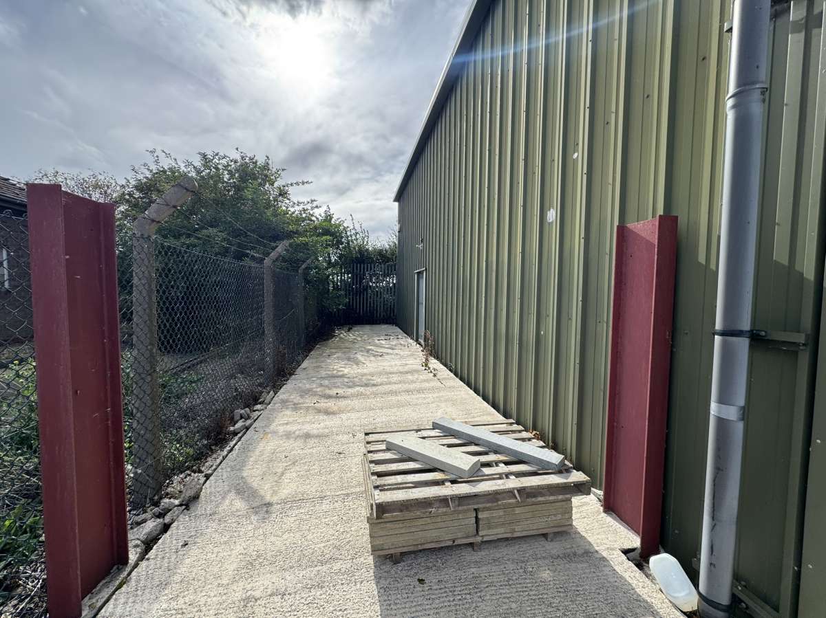 Industrial Unit in Peterborough - photo 3