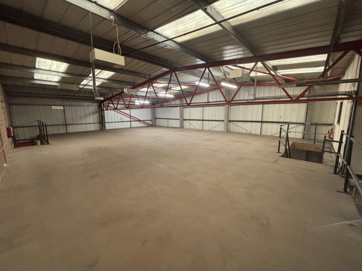 Industrial Unit in Tiverton - photo 3