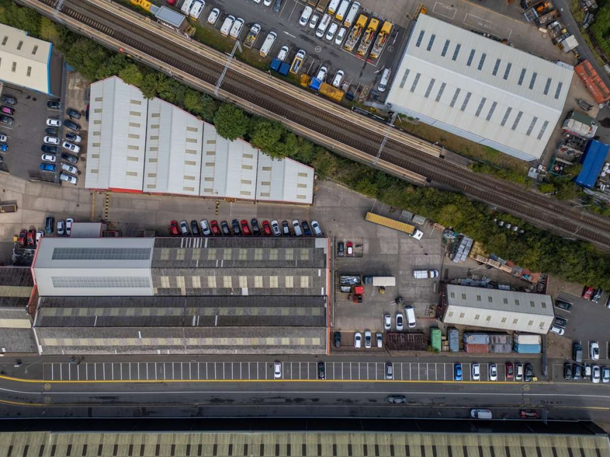 Industrial Unit in Oldbury - photo 3