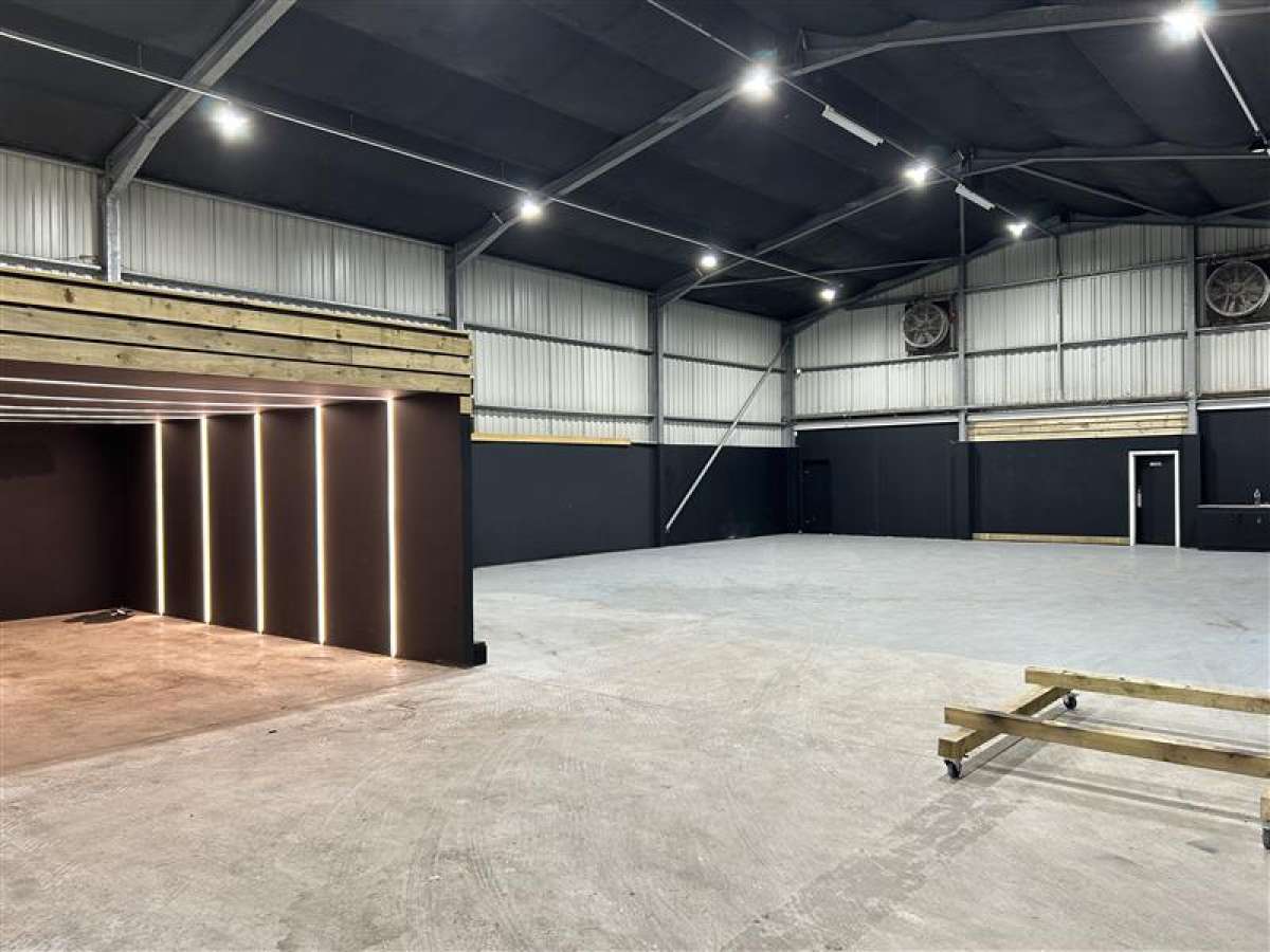 Industrial Unit in Callington - photo 3