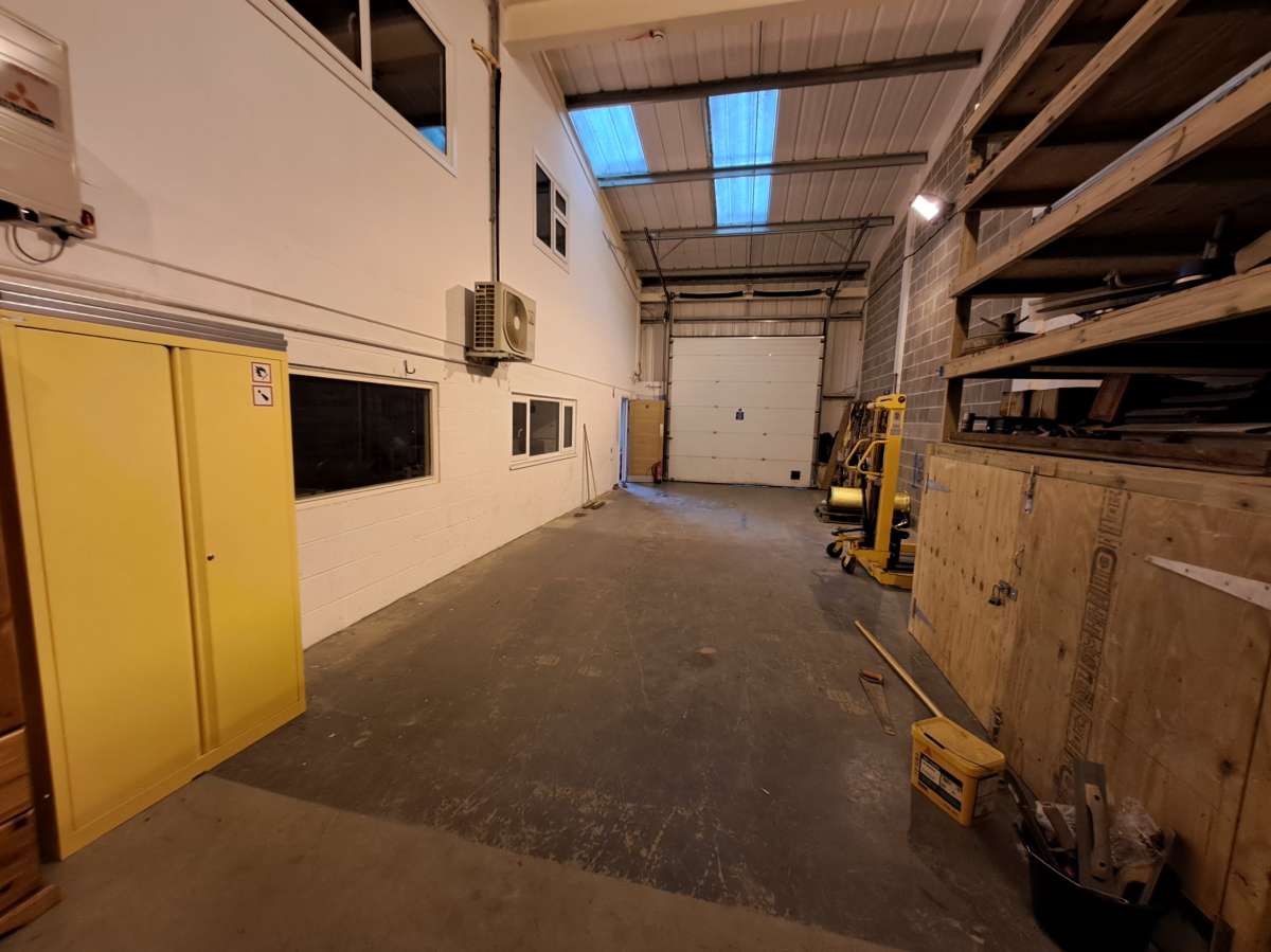 Industrial Unit in Plymouth - photo 3