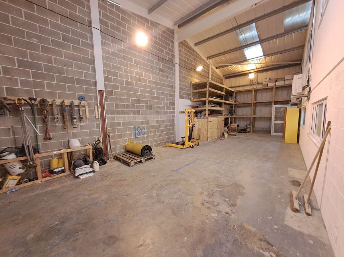 Industrial Unit in Plymouth - photo 4