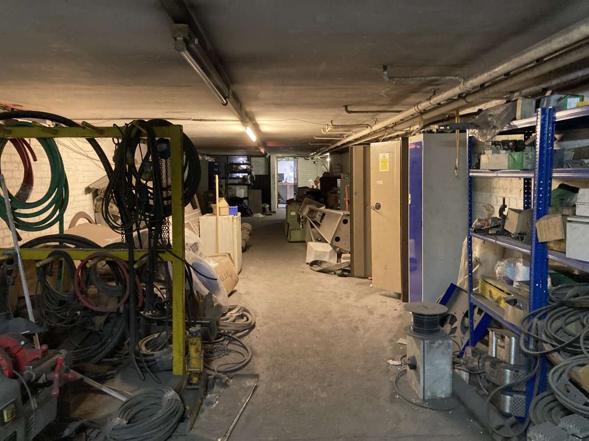 Industrial Unit in Sheffield - photo 2