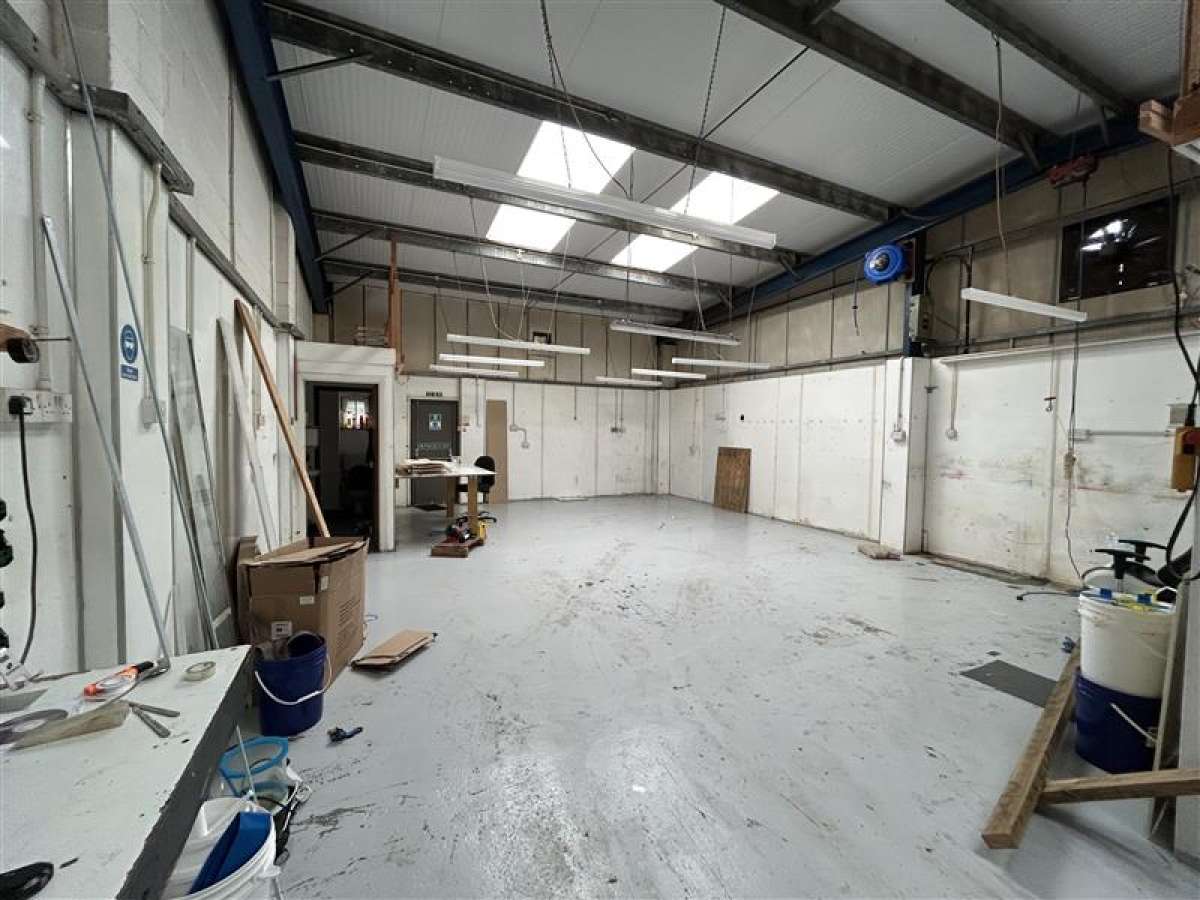 Industrial Unit in Saltash - photo 3