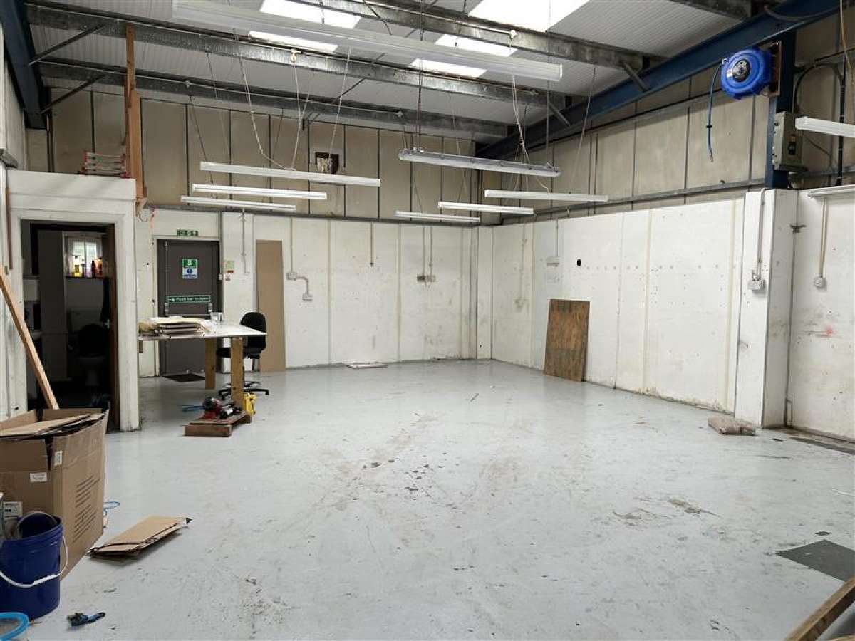 Industrial Unit in Saltash - photo 4