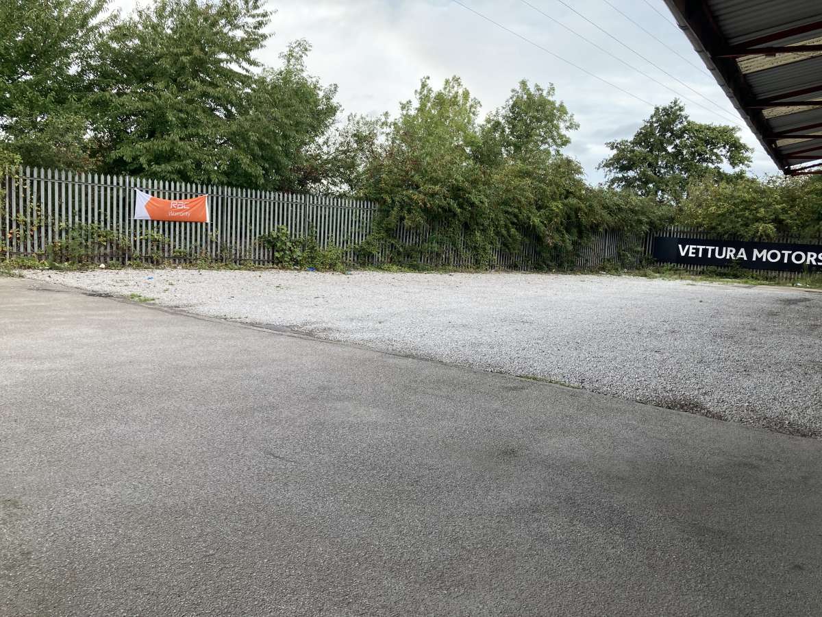 Industrial Unit in Sheffield - photo 3