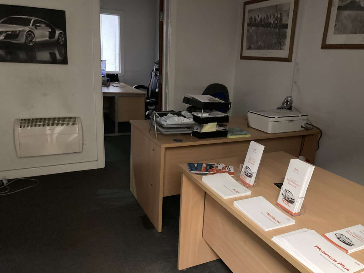 Industrial Unit in Sheffield - photo 4