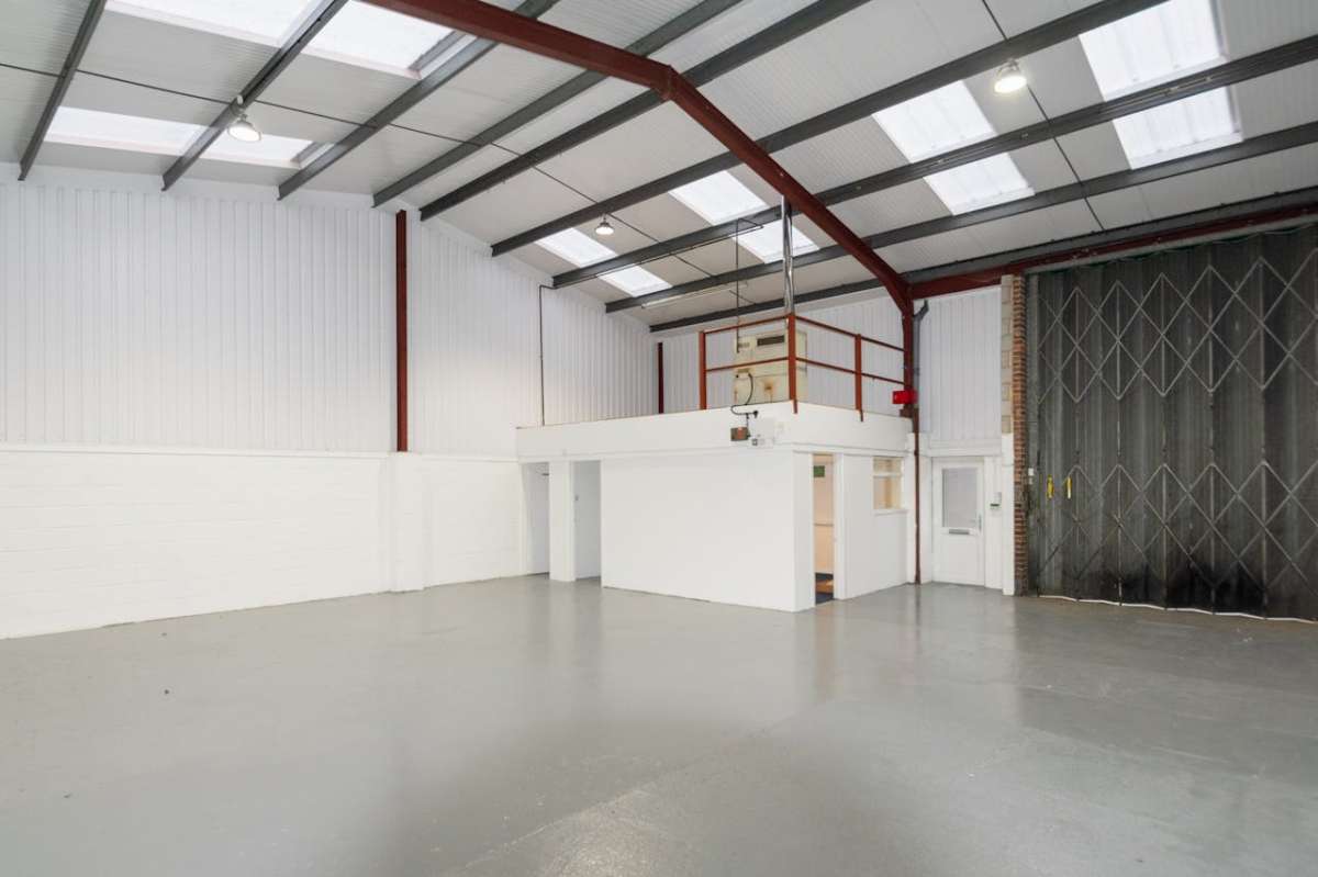 Industrial Unit in Verwood - photo 3