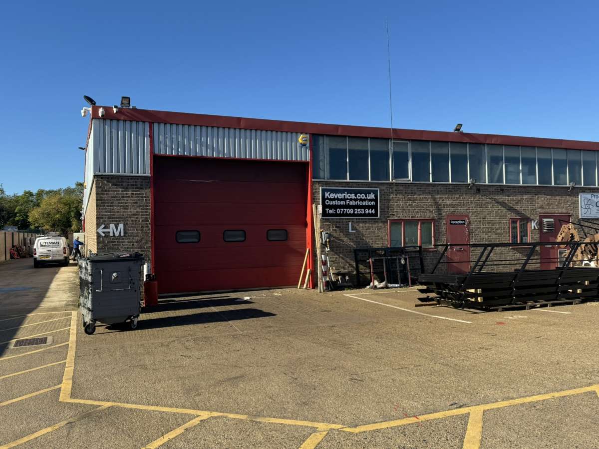 Industrial Unit in Bretton - photo 3