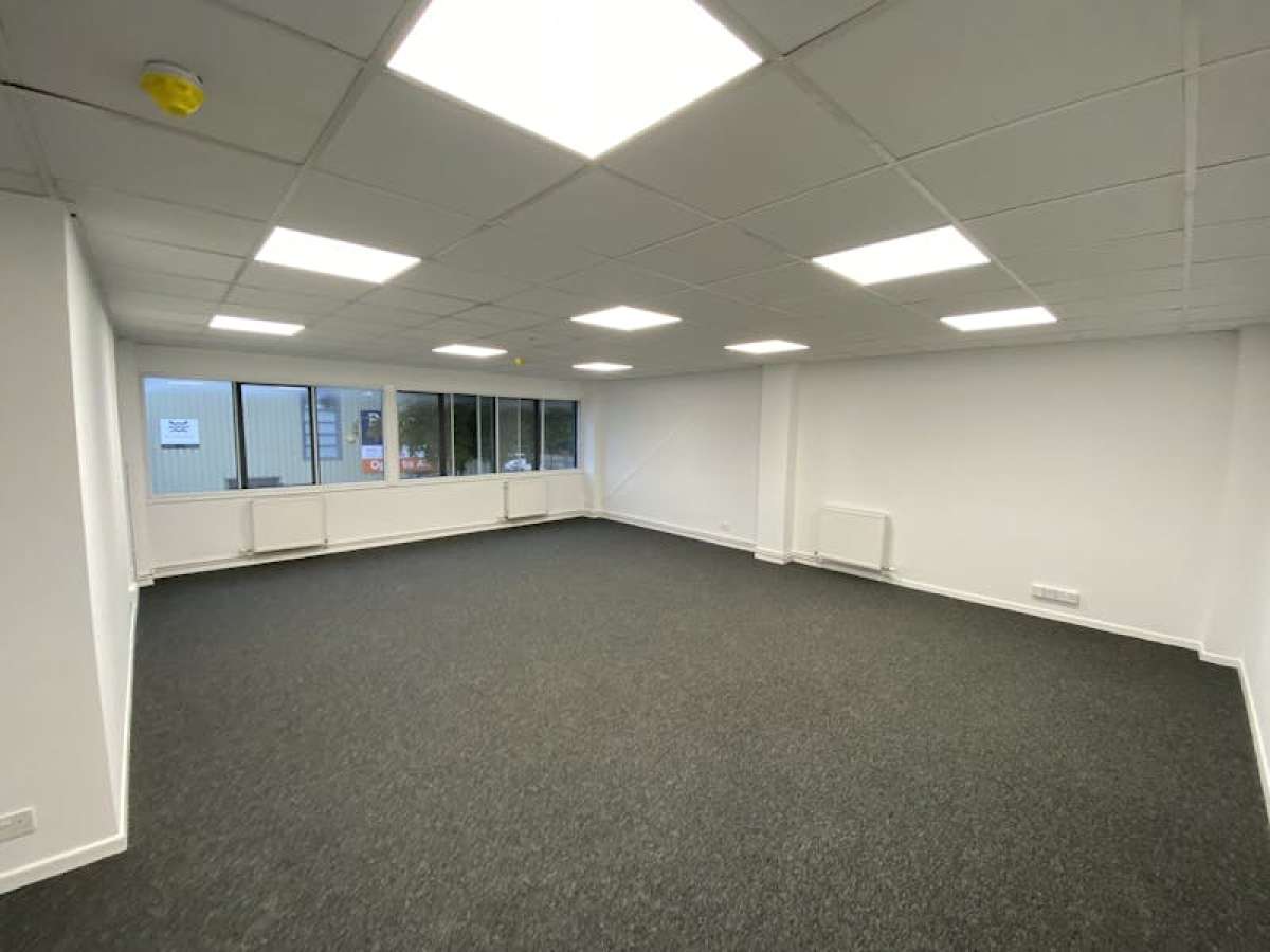 Industrial Unit in Alton - photo 2