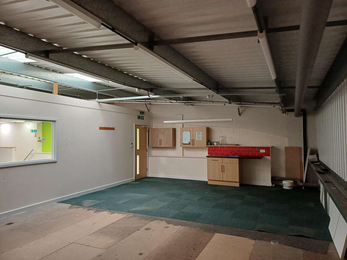 Industrial Unit in Market Harborough - photo 4