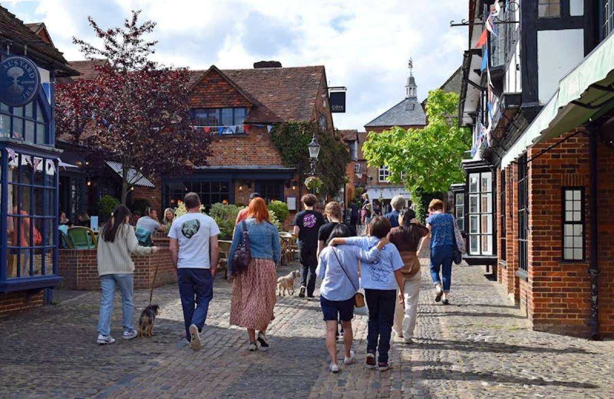 Retail/Shop in Farnham - photo 4