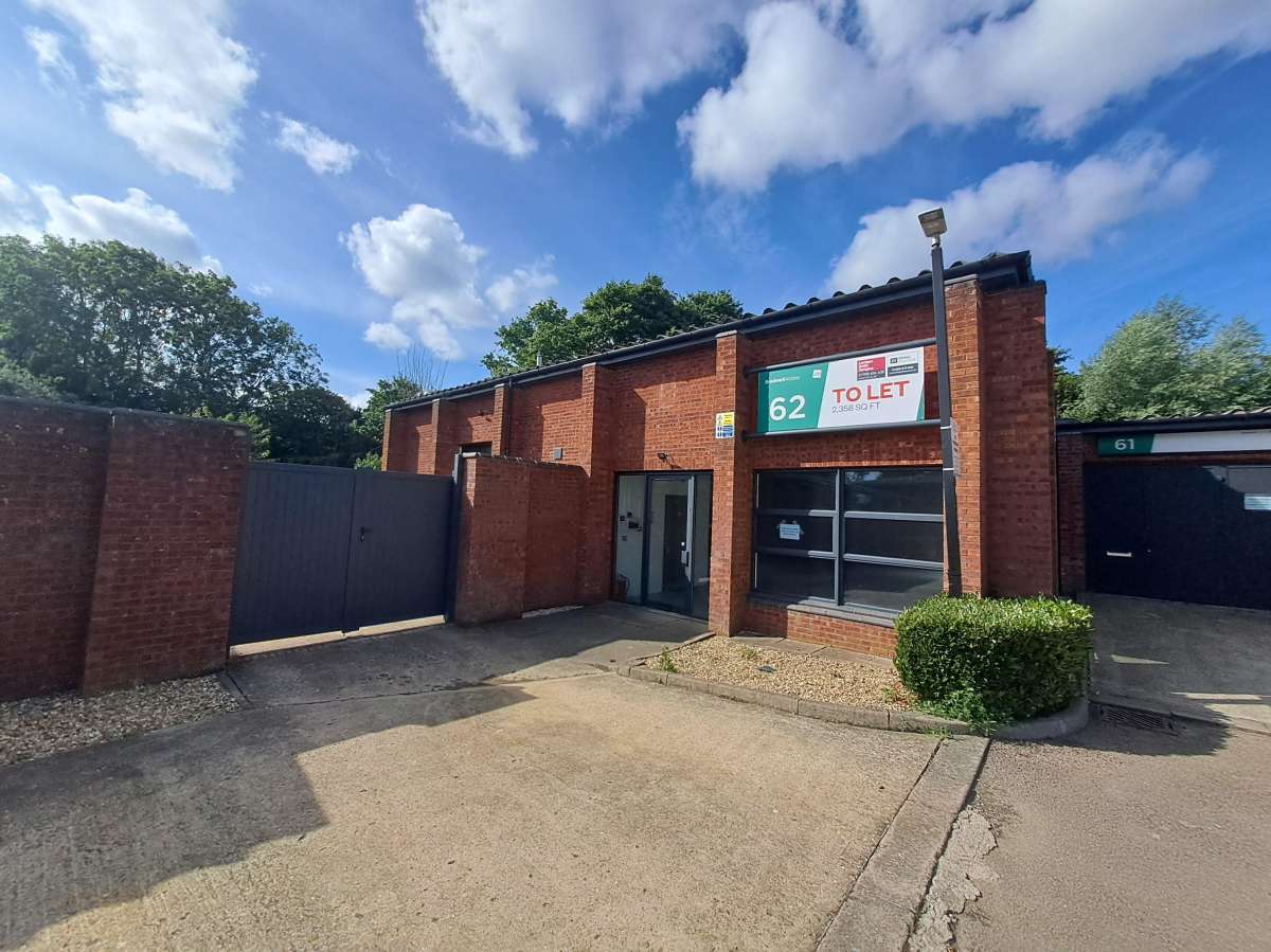 Industrial Unit in Milton Keynes - photo 2