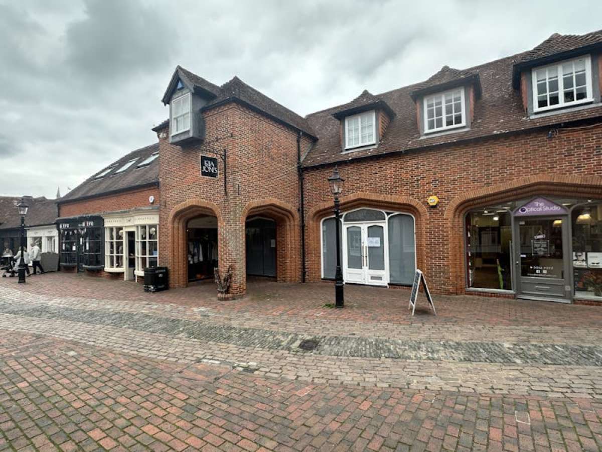 Retail in Farnham
