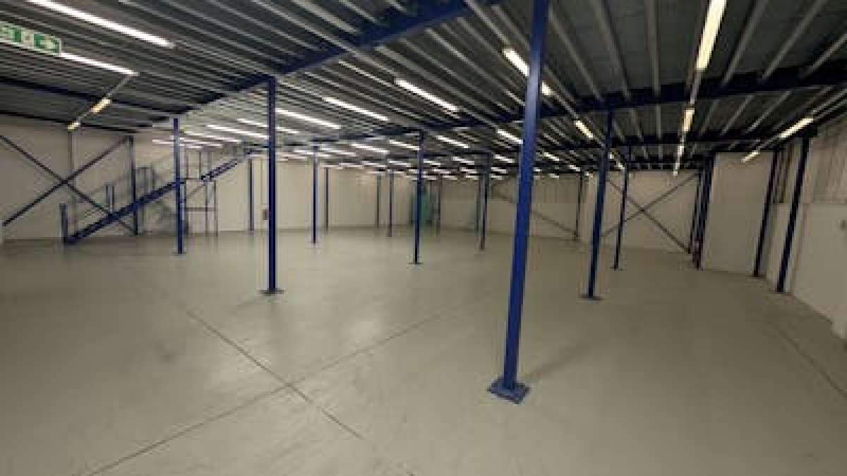 Industrial Unit in Southampton - photo 2