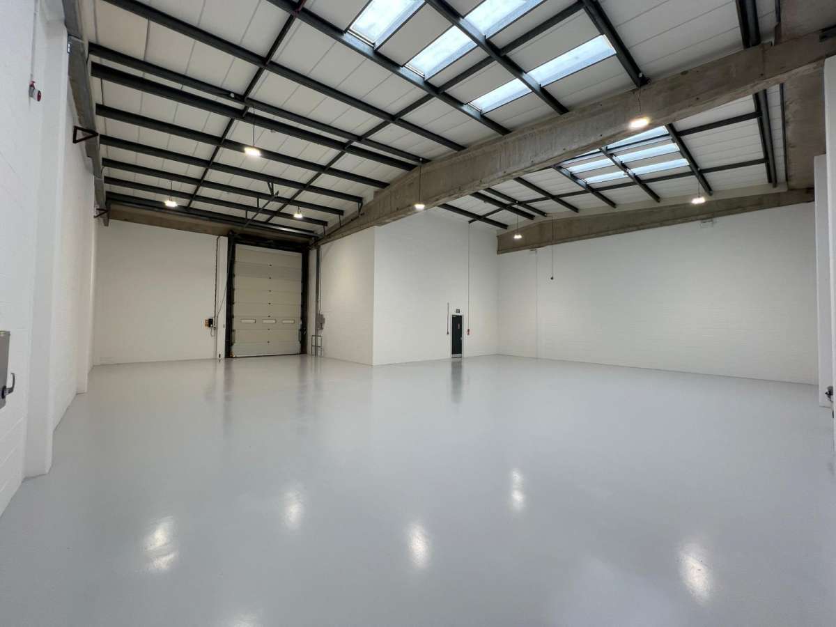Industrial Unit in Portsmouth - photo 3