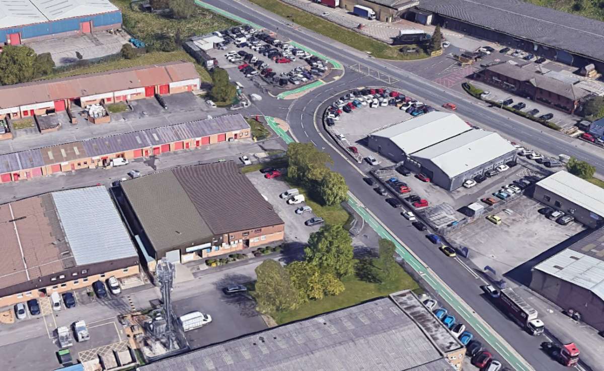 Industrial Unit in Bradford - photo 2