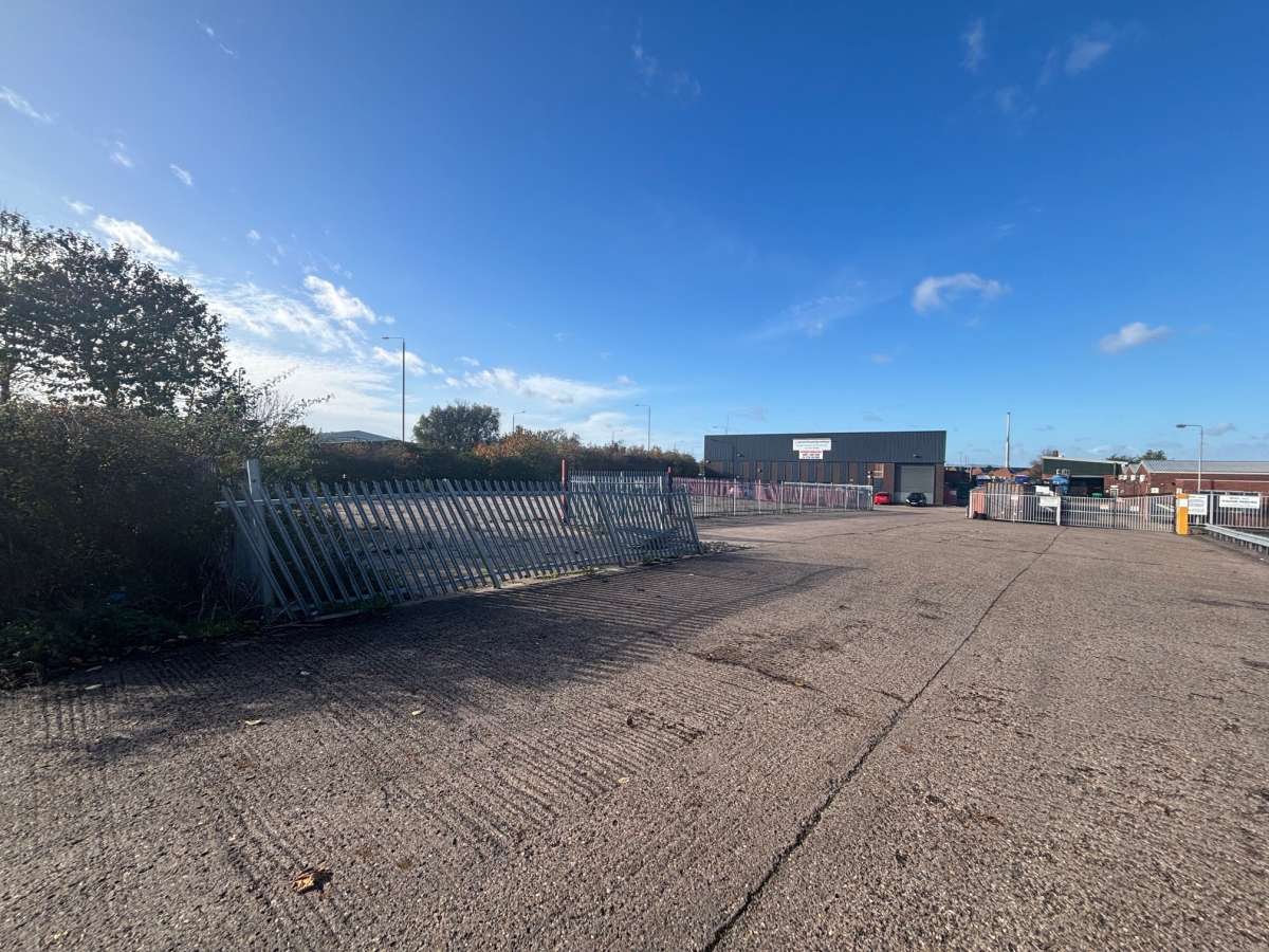 Industrial Unit in Leicester - photo 3