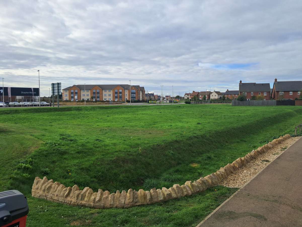 Industrial Unit in Boston - photo 2