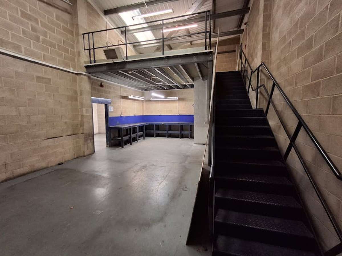 Industrial Unit in Fordingbridge - photo 2