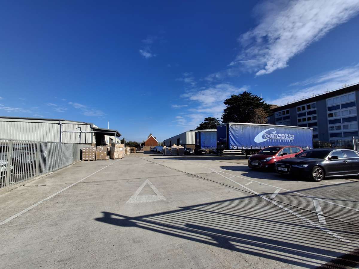 Industrial Unit in Newhaven - photo 2