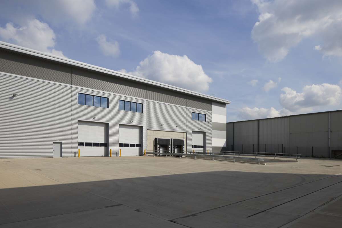 Industrial Unit in Croydon - photo 2