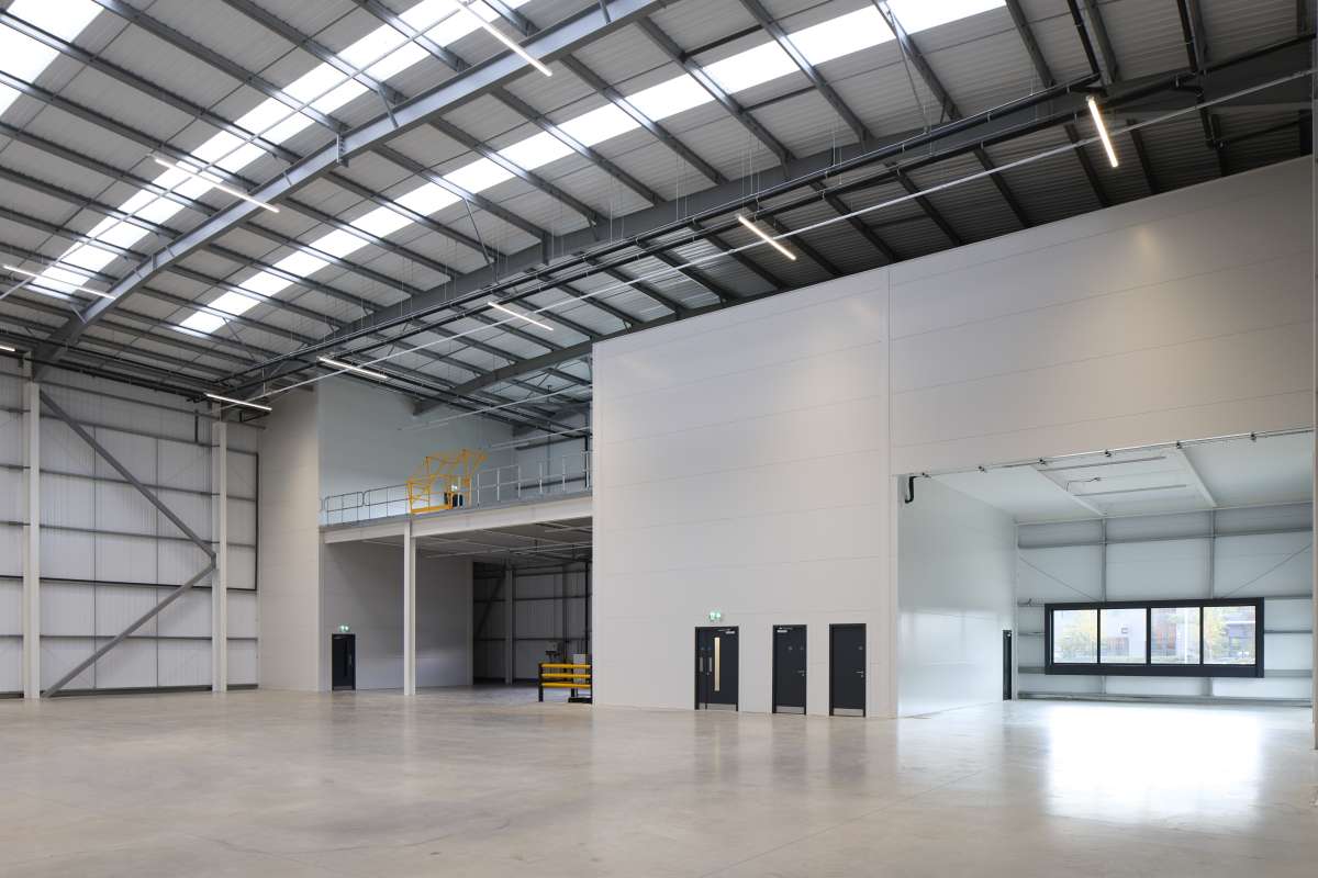 Industrial Unit in Croydon - photo 3