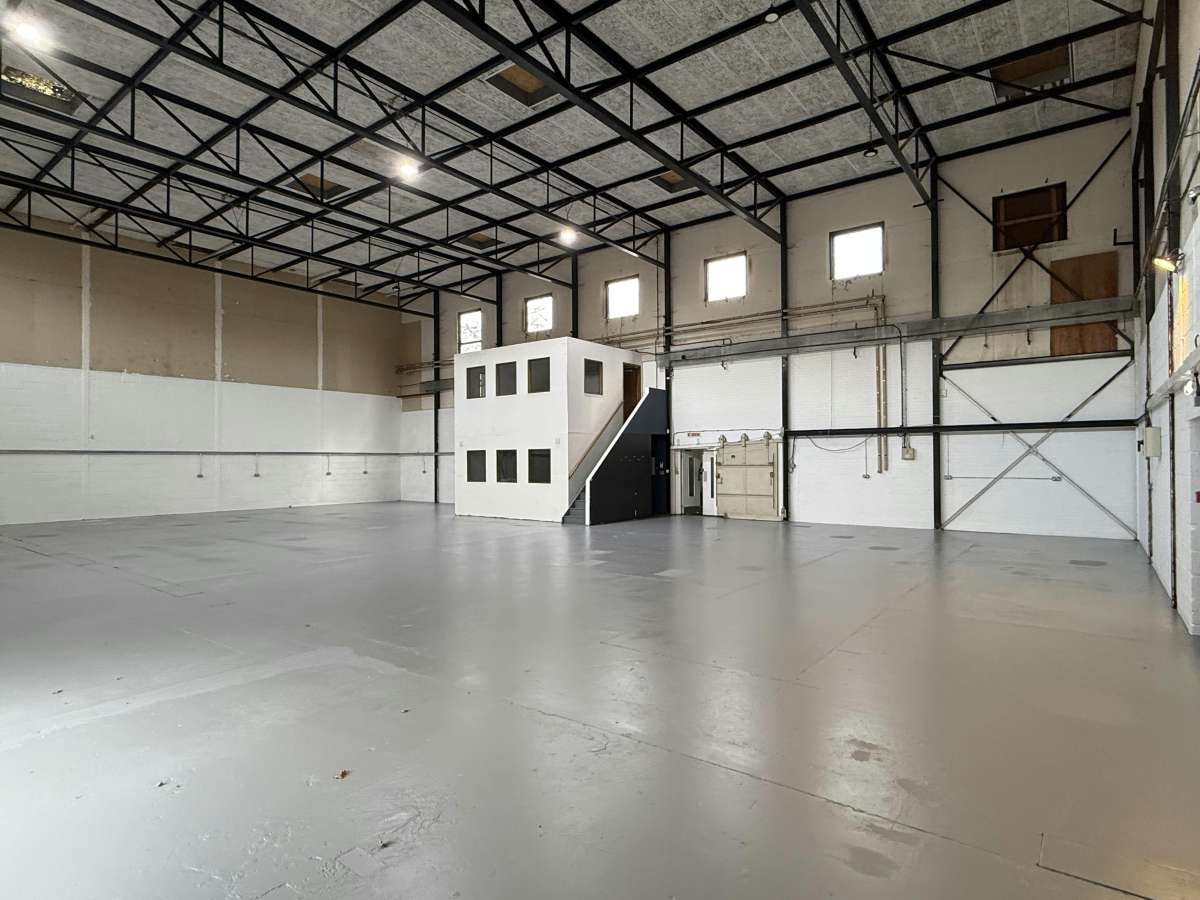 Industrial Unit in Liphook - photo 3
