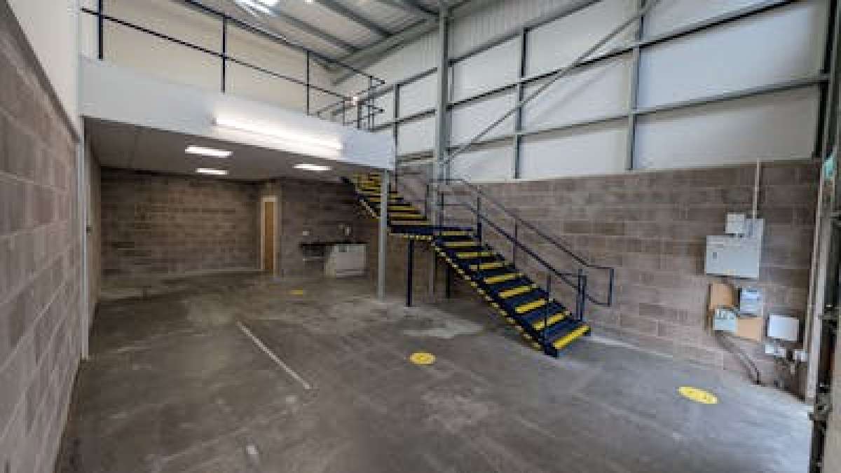 Industrial Unit in Southampton - photo 3