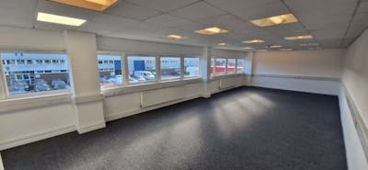 Industrial Unit in Southampton - photo 4