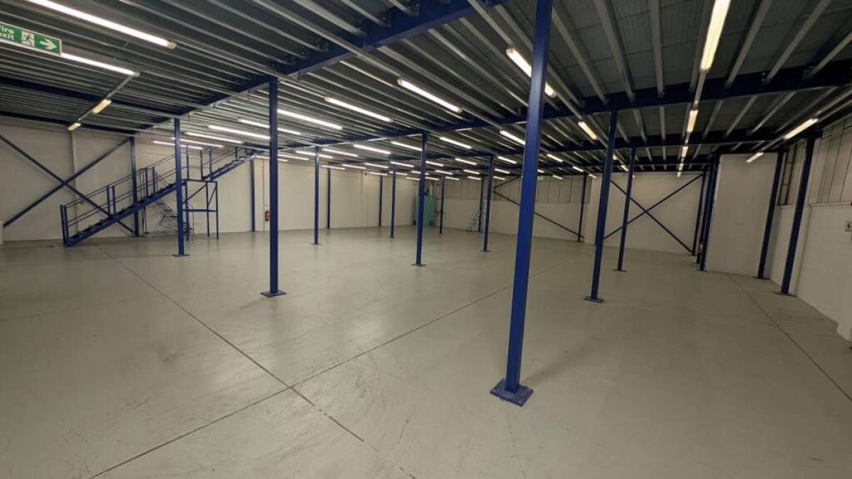 Industrial Unit in Southampton - photo 2