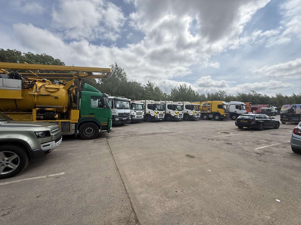 Industrial Unit in Cotes Park Industrial Estate - photo 3