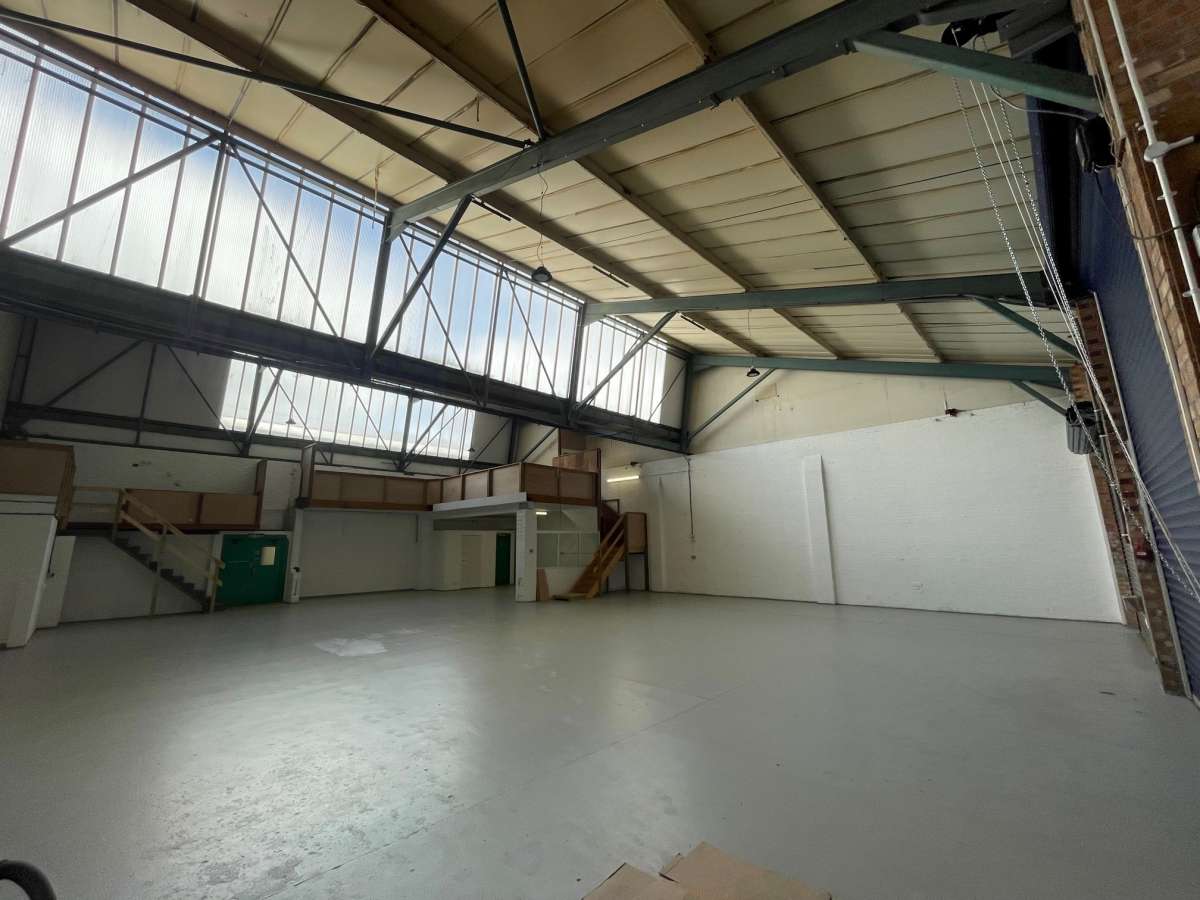 Industrial Unit in Plymouth - photo 2