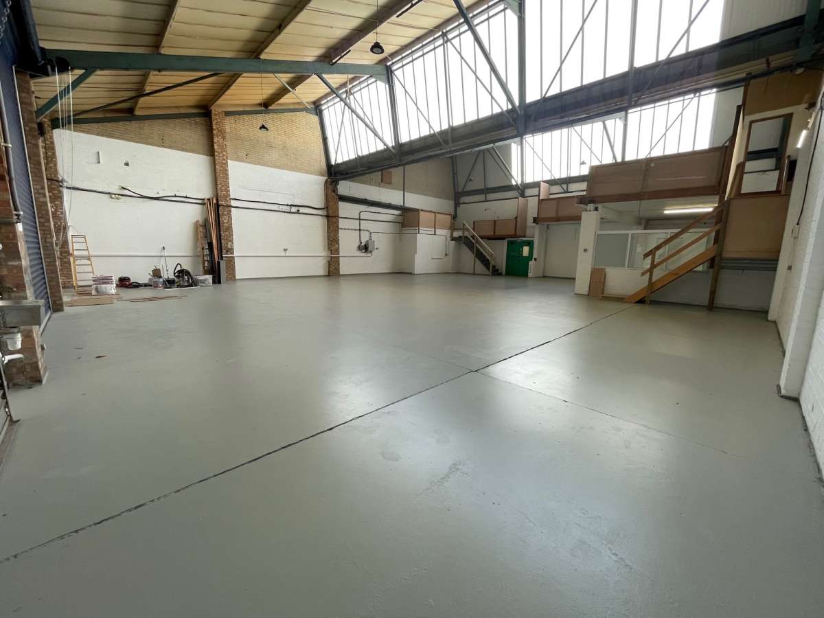 Industrial Unit in Plymouth - photo 3