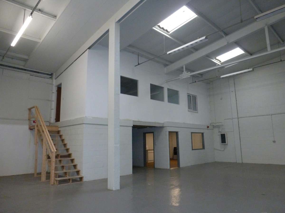 Industrial Unit in Hythe - photo 4