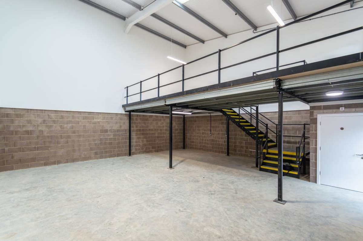 Industrial Unit in Poole - photo 3