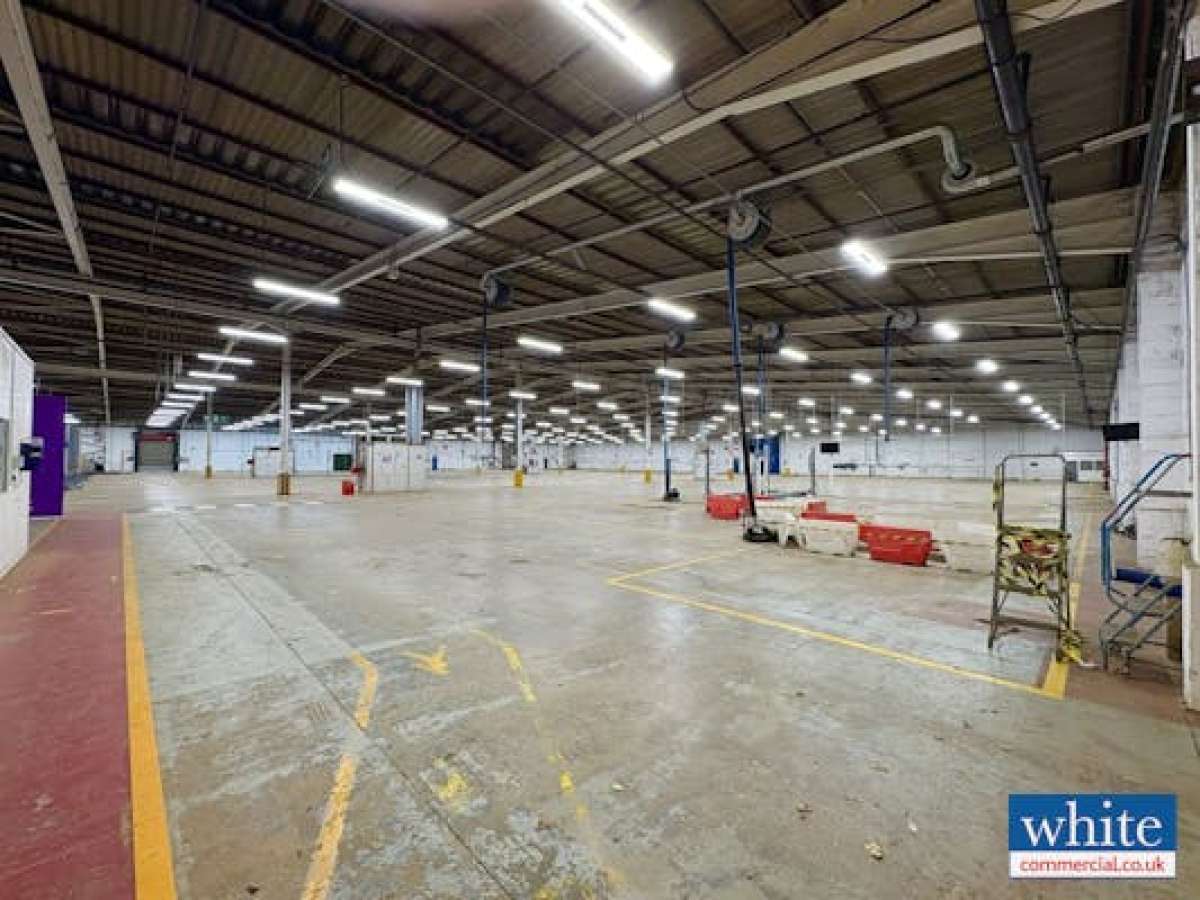 Industrial Unit in Chipping Warden - photo 4