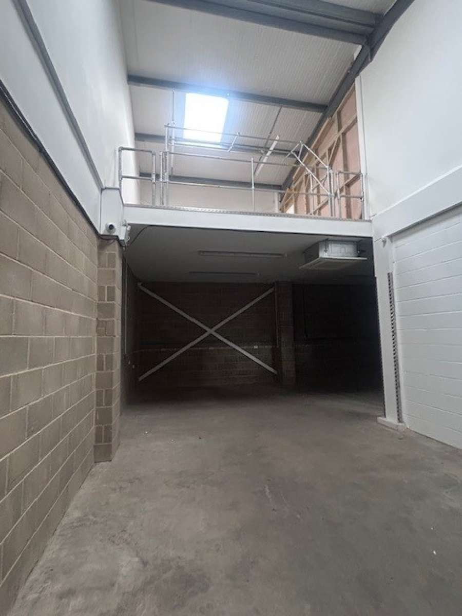 Industrial Unit in Hitchin - photo 2