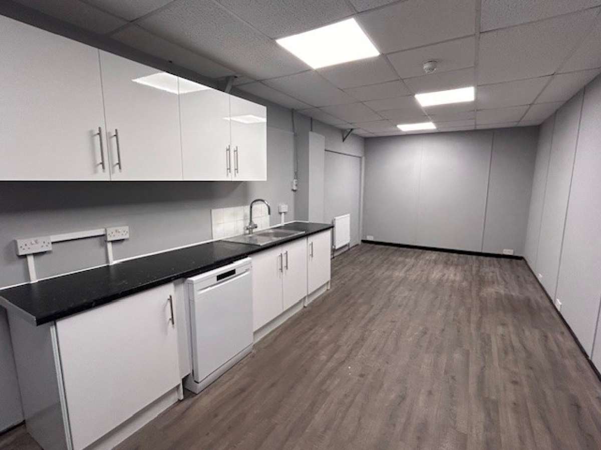 Industrial Unit in Hitchin - photo 4