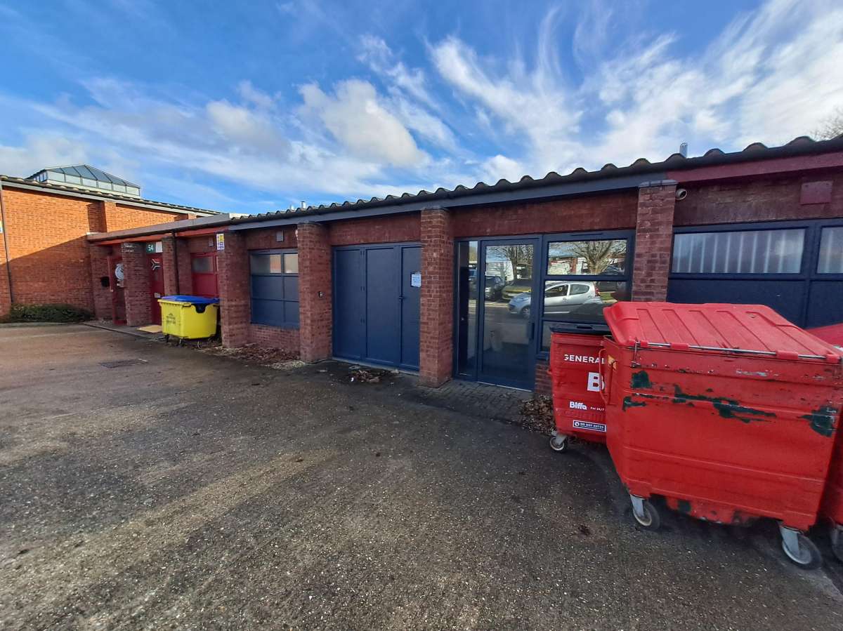 Industrial Unit in Milton Keynes - photo 4