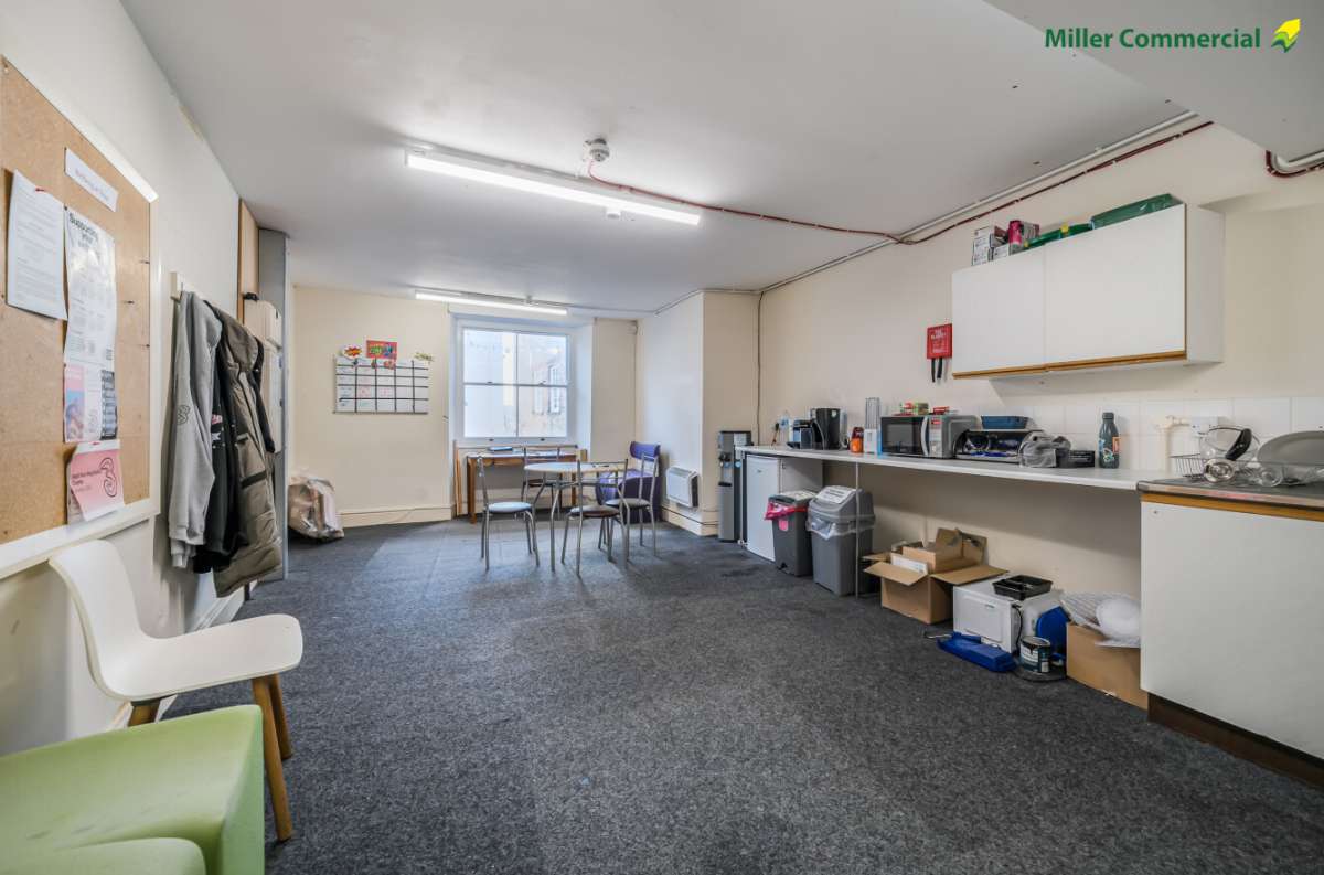 Industrial Unit in St Austell - photo 3