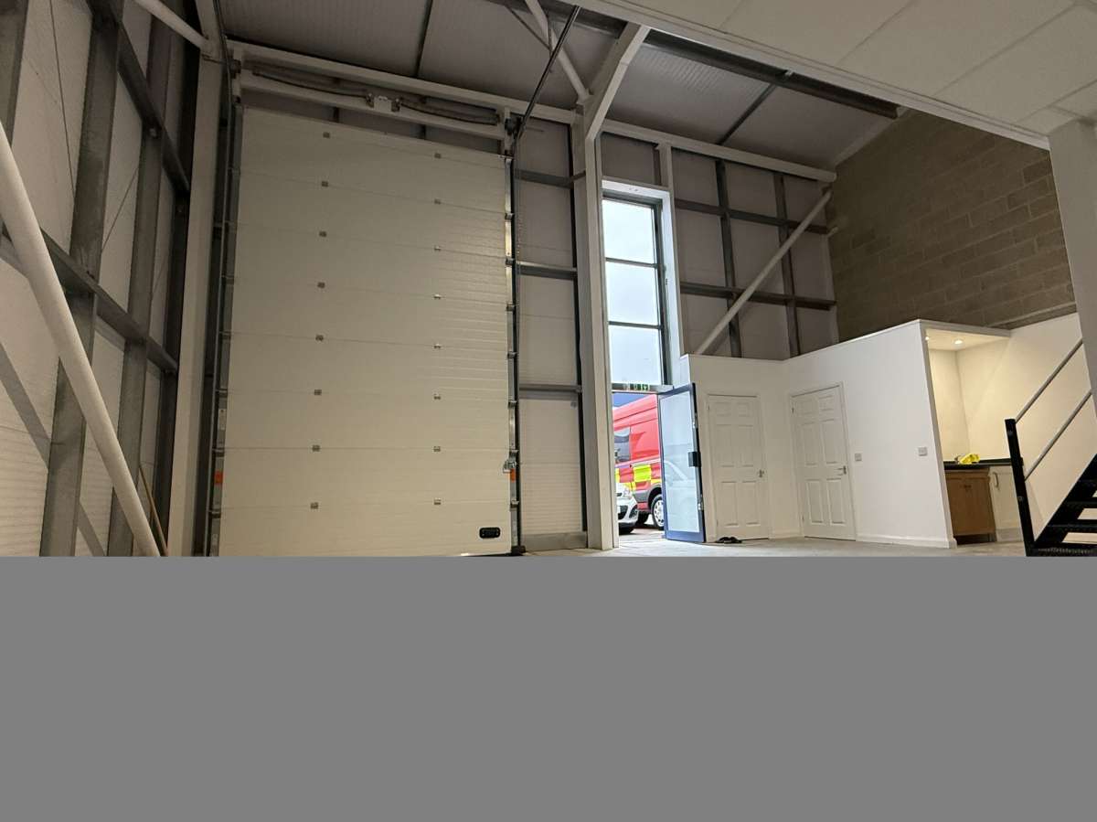 Industrial Unit in Sittingbourne - photo 3