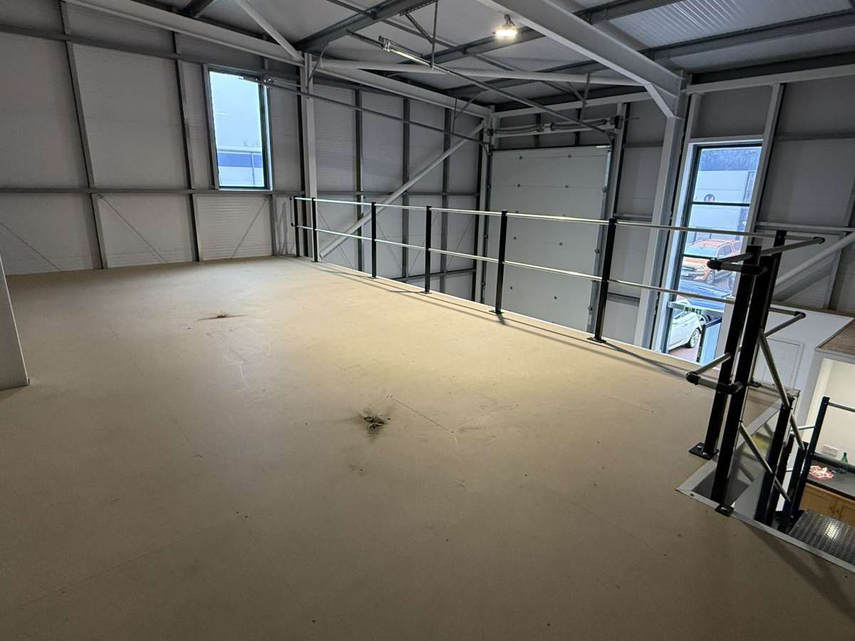 Industrial Unit in Sittingbourne - photo 4