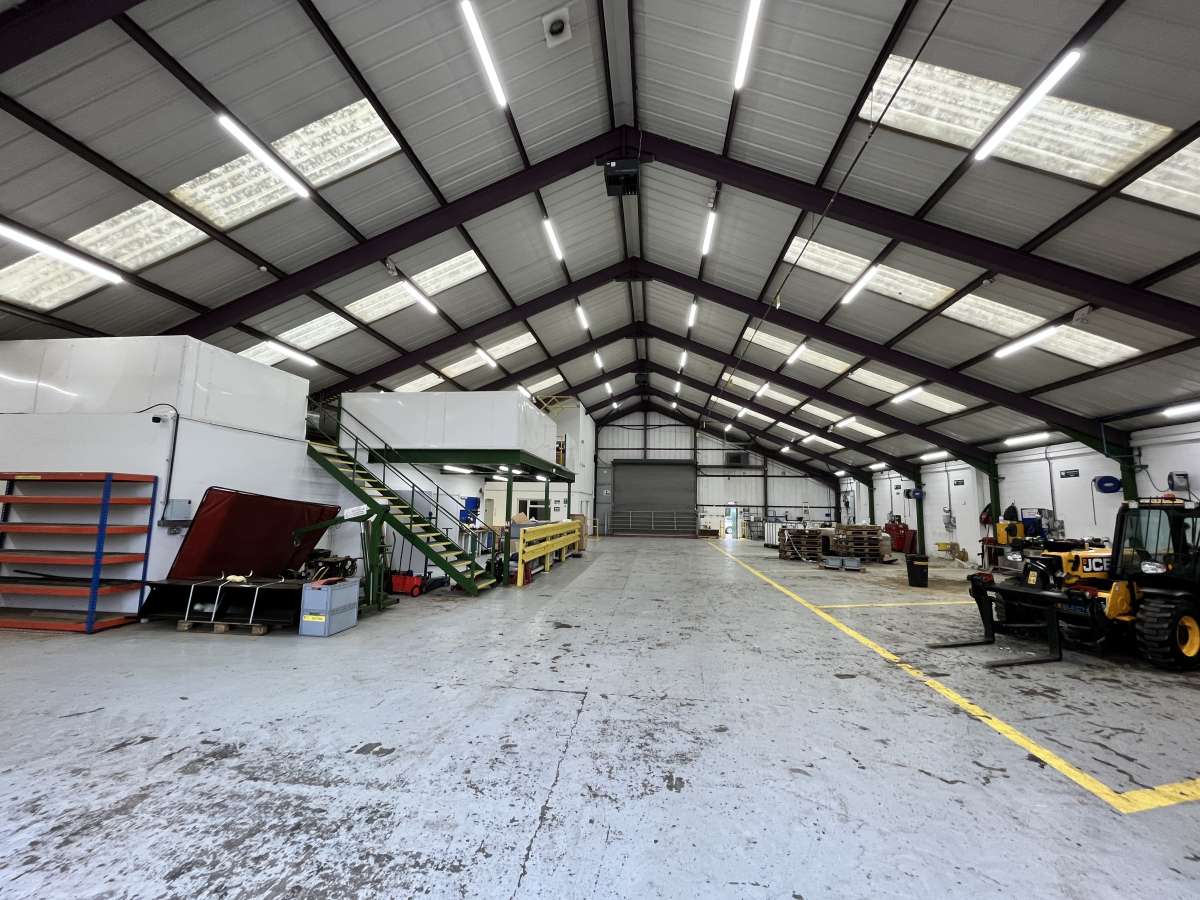 Industrial Unit in Marsh Barton Trading Estate - photo 3