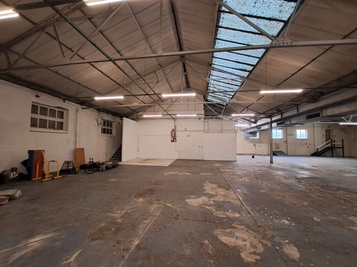Industrial Unit in Plymouth - photo 4